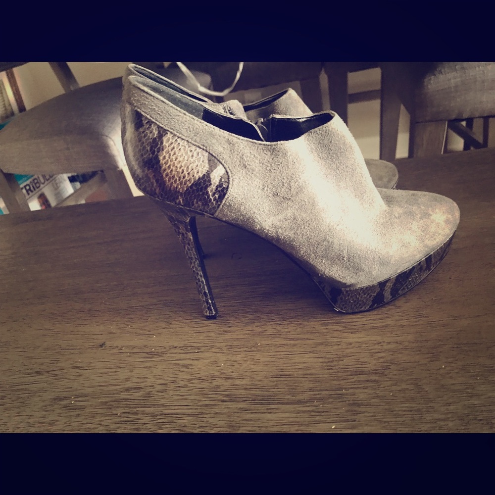 Bandolino, high heels, gray